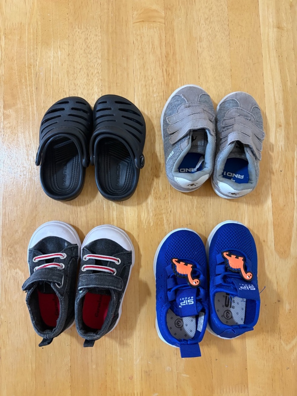 Toddler/baby Size 3  shoe bundle. ( 1 size 4t grey)